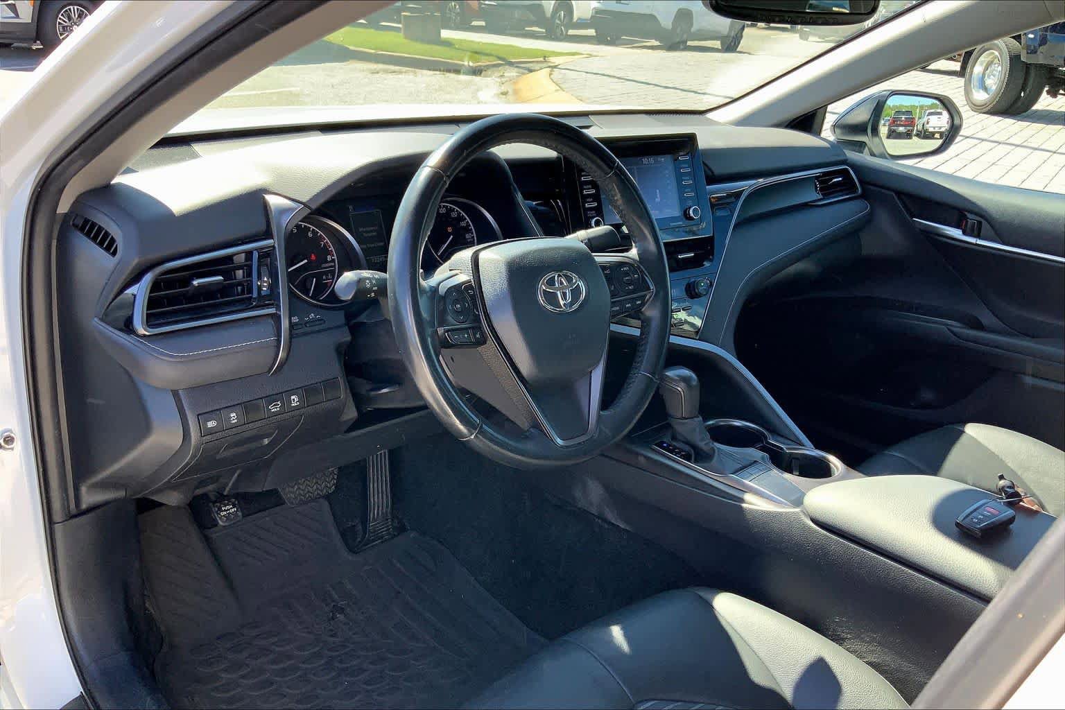 Used 2024 Toyota Camry SE w/ Convenience Package image 16