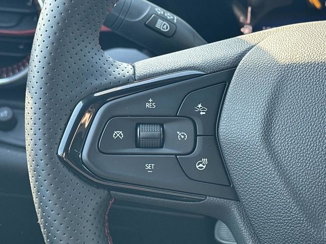 Used 2025 Chevrolet Trax RS image 11