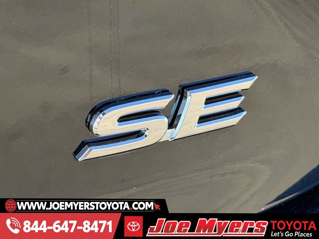 Used 2025 Toyota Camry SE image 11