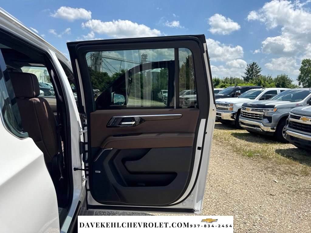 Used 2025 Chevrolet Suburban High Country w/ Sun And Tow Package AWD/4WD image 42