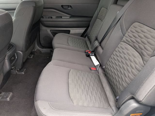 Used 2025 Nissan Pathfinder SV FWD image 23