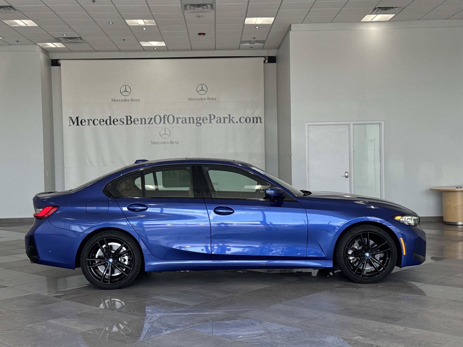 Used 2024 BMW 330e RWD image 3