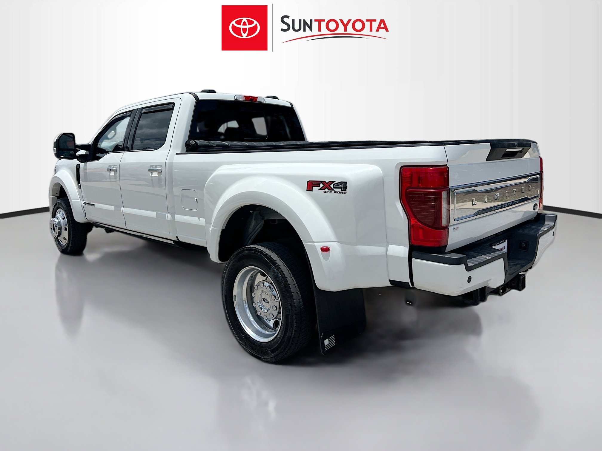 Used 2022 Ford F450 Limited w/ FX4 Off-Road Package AWD/4WD image 6