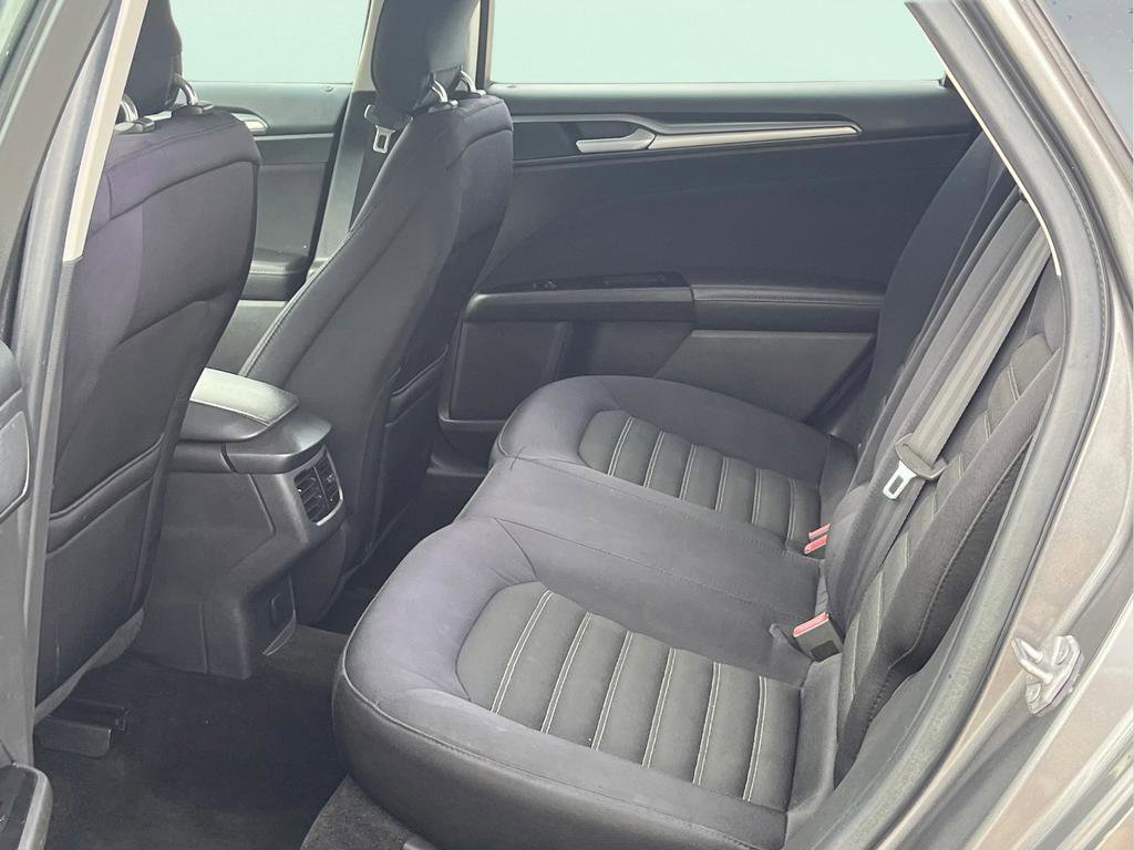 Used 2014 Ford Fusion SE image 18