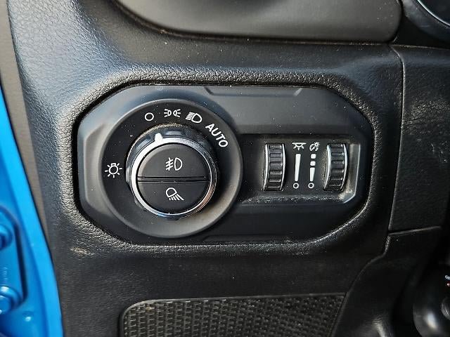 Used 2021 Jeep Gladiator Sport AWD/4WD image 26