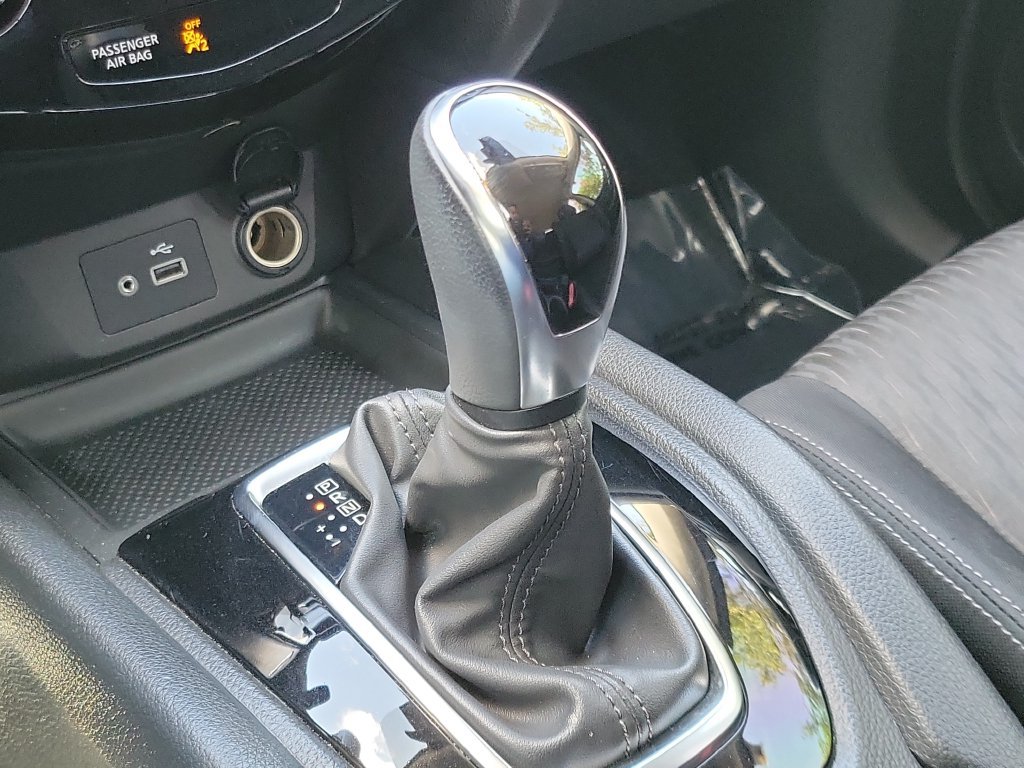 Used 2020 Nissan Rogue SV FWD image 26