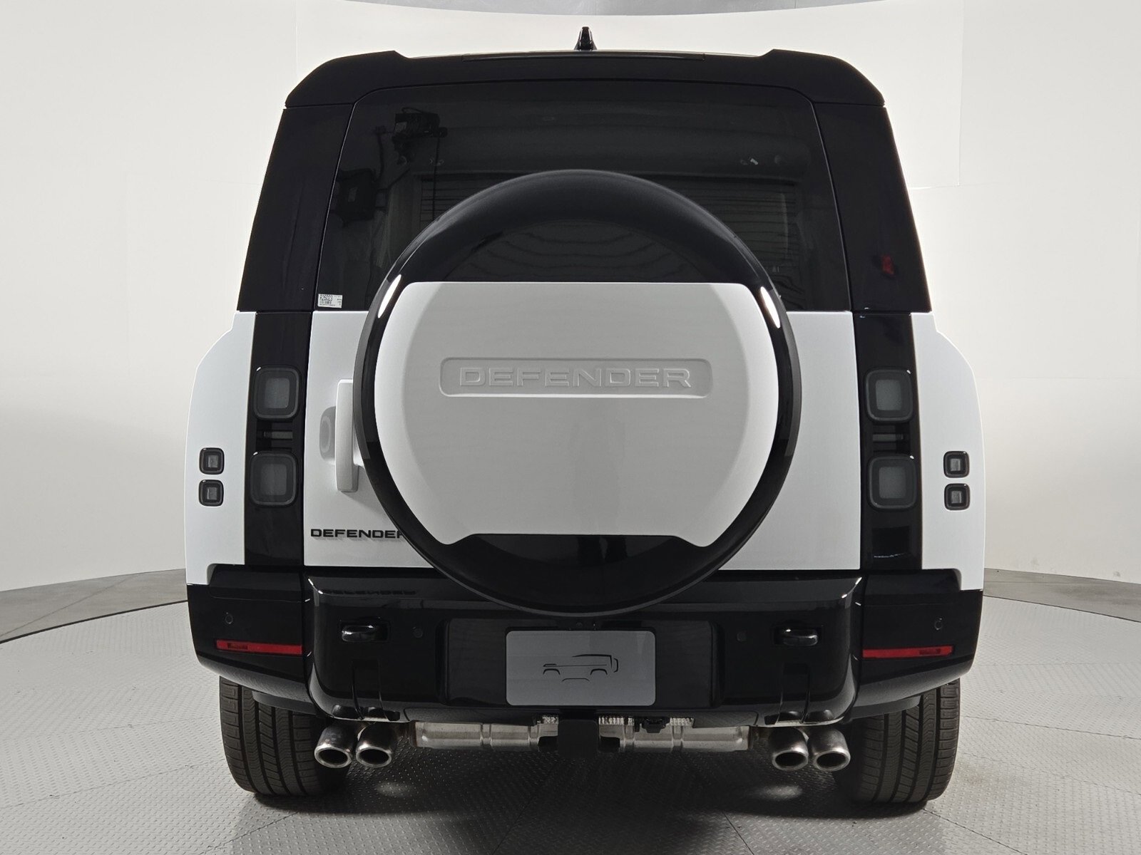 New 2026 Land Rover Defender 130 V8 image 8