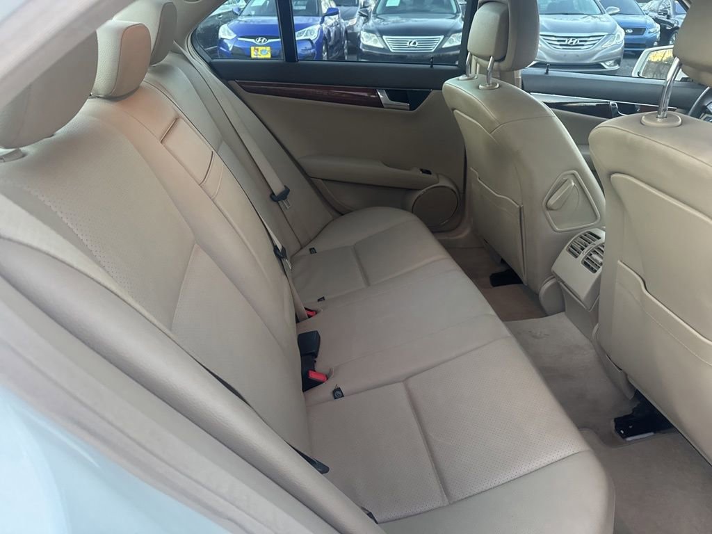 Used 2011 Mercedes-Benz C 300 4MATIC Sedan image 45