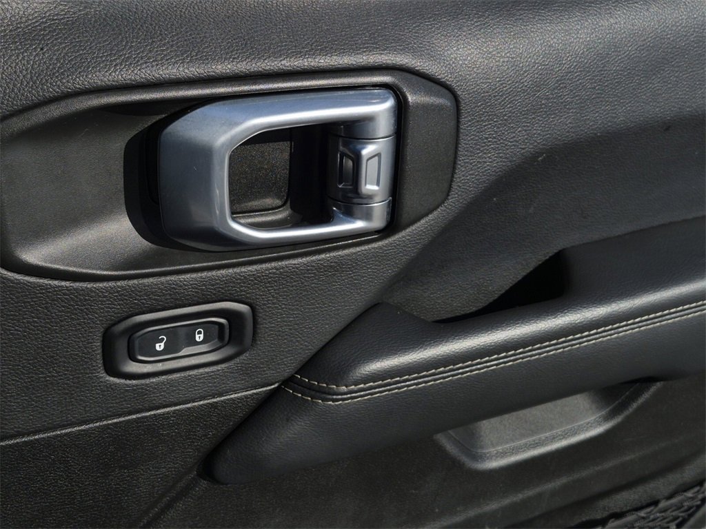 Used 2022 Jeep Wrangler Unlimited Sahara image 15