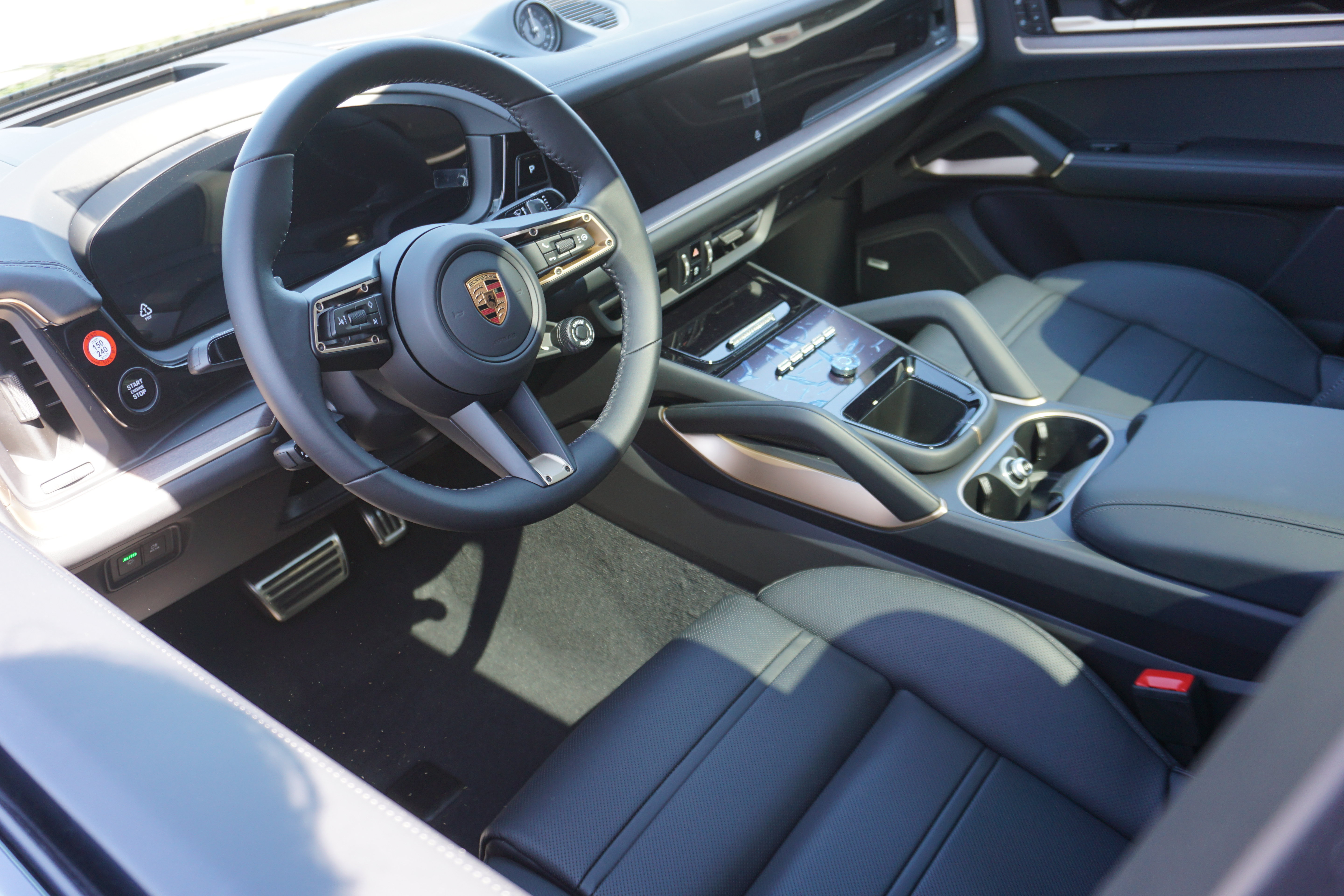 New 2026 Porsche Cayenne Coupe AWD/4WD image 4