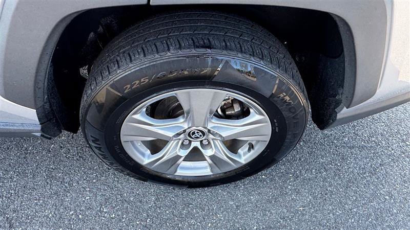 Used 2022 Toyota RAV4 XLE w/ Convenience Package AWD/4WD image 25