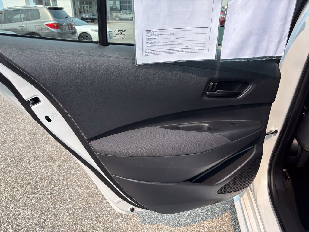 Used 2025 Toyota Corolla LE FWD image 39