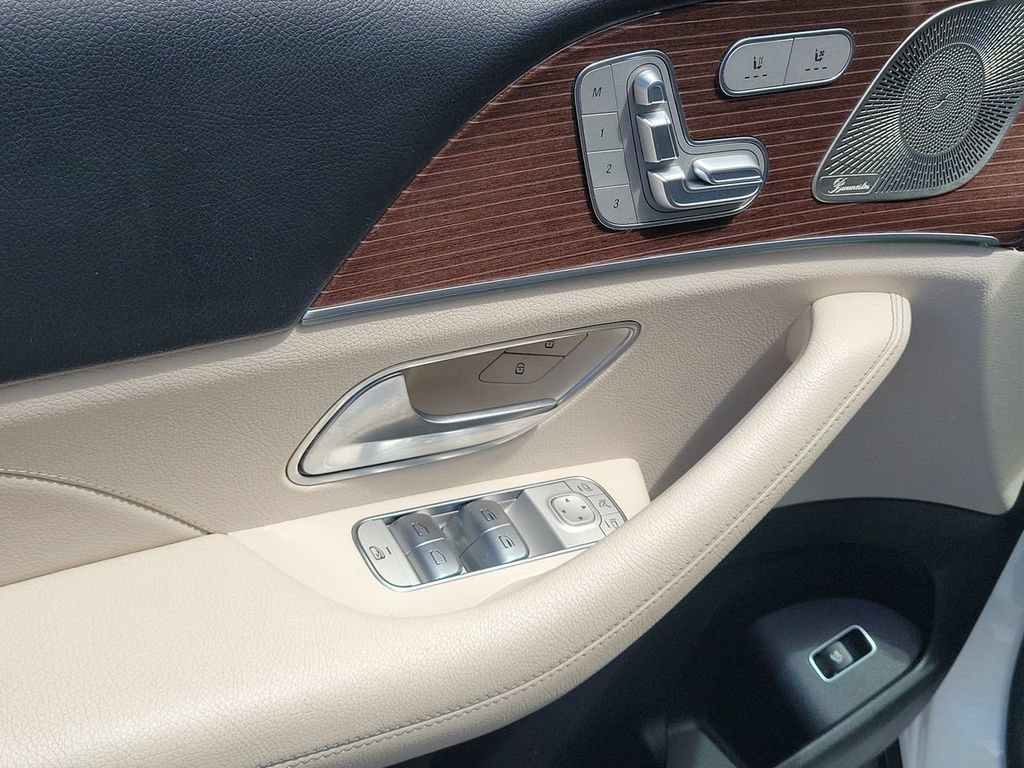 Used 2022 Mercedes-Benz GLS 450 4MATIC image 24