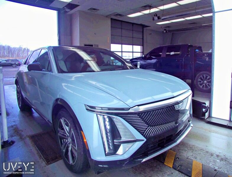 Used 2024 Cadillac Lyriq Luxury w/ LPO, Floor Liner Package AWD/4WD video 2