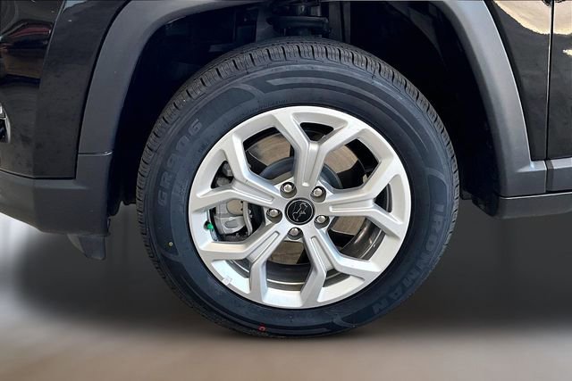 Used 2025 Jeep Compass Sport w/ Mopar Graphics Package AWD/4WD image 28