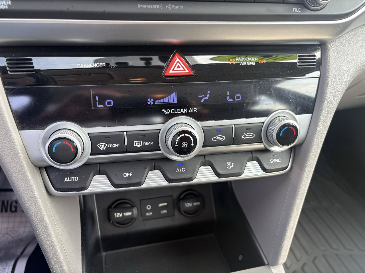 Used 2020 Hyundai Elantra SEL FWD image 21