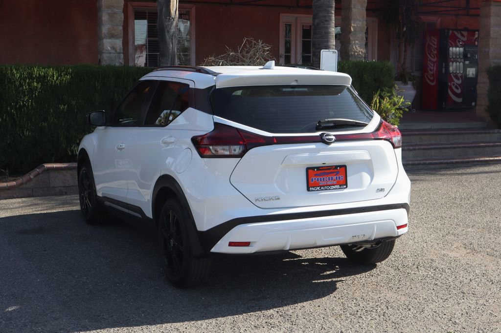Used 2023 Nissan Kicks SR w/ SR Premium Package FWD image 6