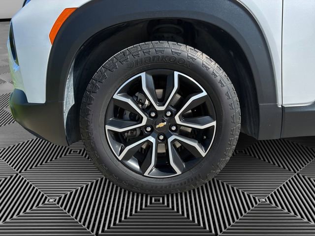 Certified 2023 Chevrolet TrailBlazer ACTIV w/ Sun and Liftgate Package FWD image 9