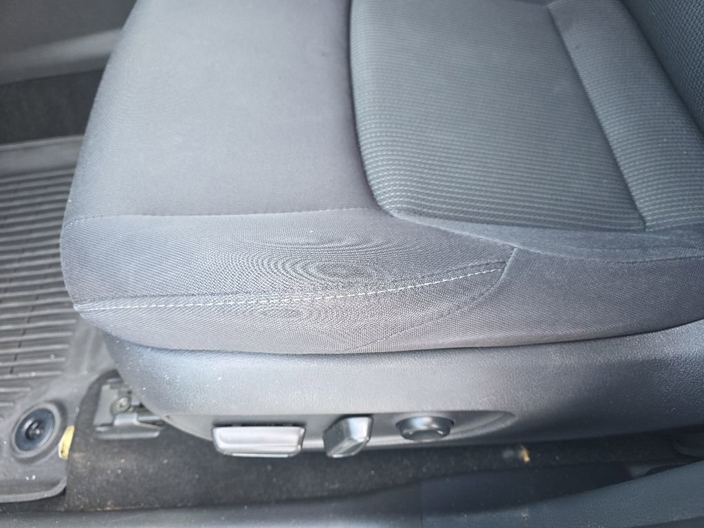 Certified 2021 Toyota Venza LE AWD/4WD image 14
