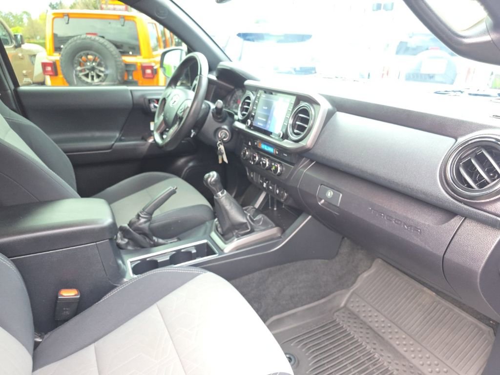 Used 2020 Toyota Tacoma TRD Off-Road w/ Technology Package image 10
