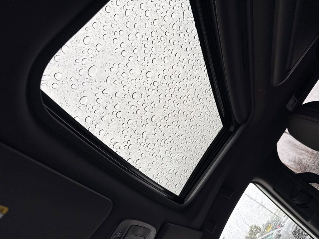 Used 2022 Toyota Sienna XSE w/ XSE Plus Package image 21