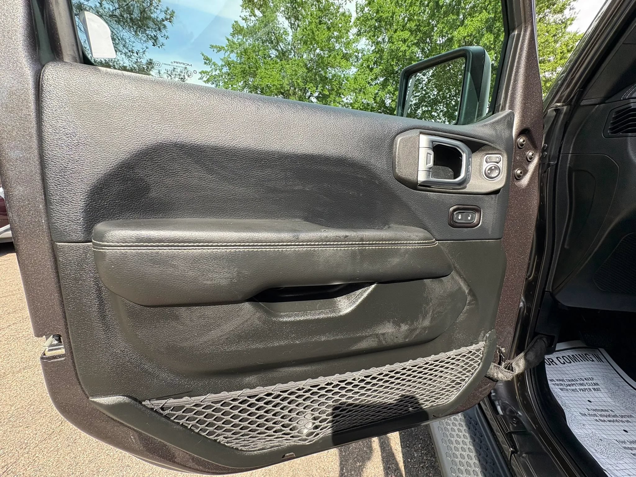 Used 2019 Jeep Wrangler Unlimited Sahara w/ LED Lighting Group AWD/4WD image 31