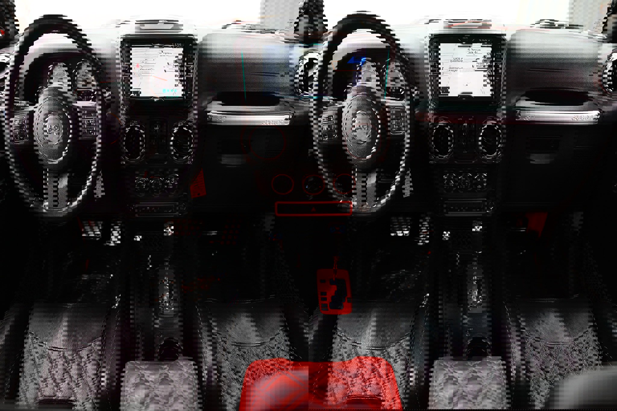 Used 2016 Jeep Wrangler Unlimited Rubicon w/ Connectivity Group image 2