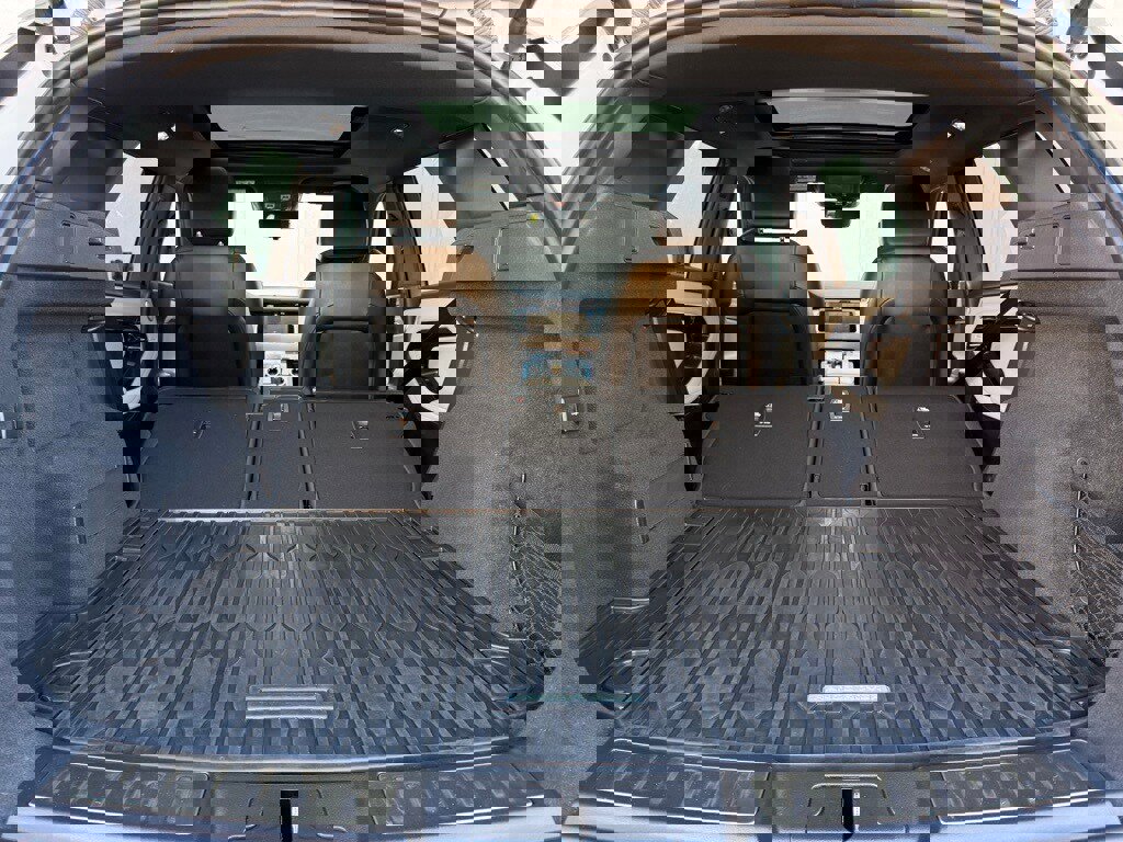 Used 2022 Land Rover Range Rover Evoque R-Dynamic SE image 13