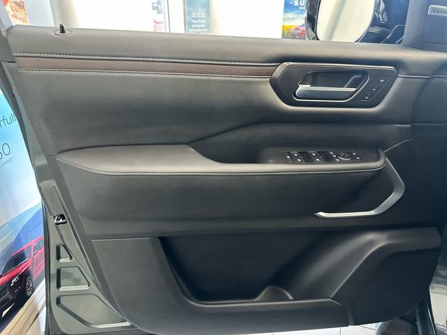 Certified 2025 Nissan Armada Platinum AWD/4WD image 6