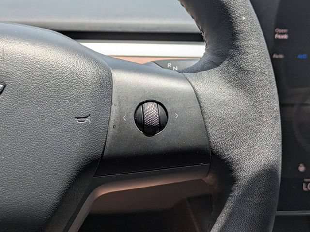 Used 2022 Tesla Model Y Performance AWD/4WD image 28