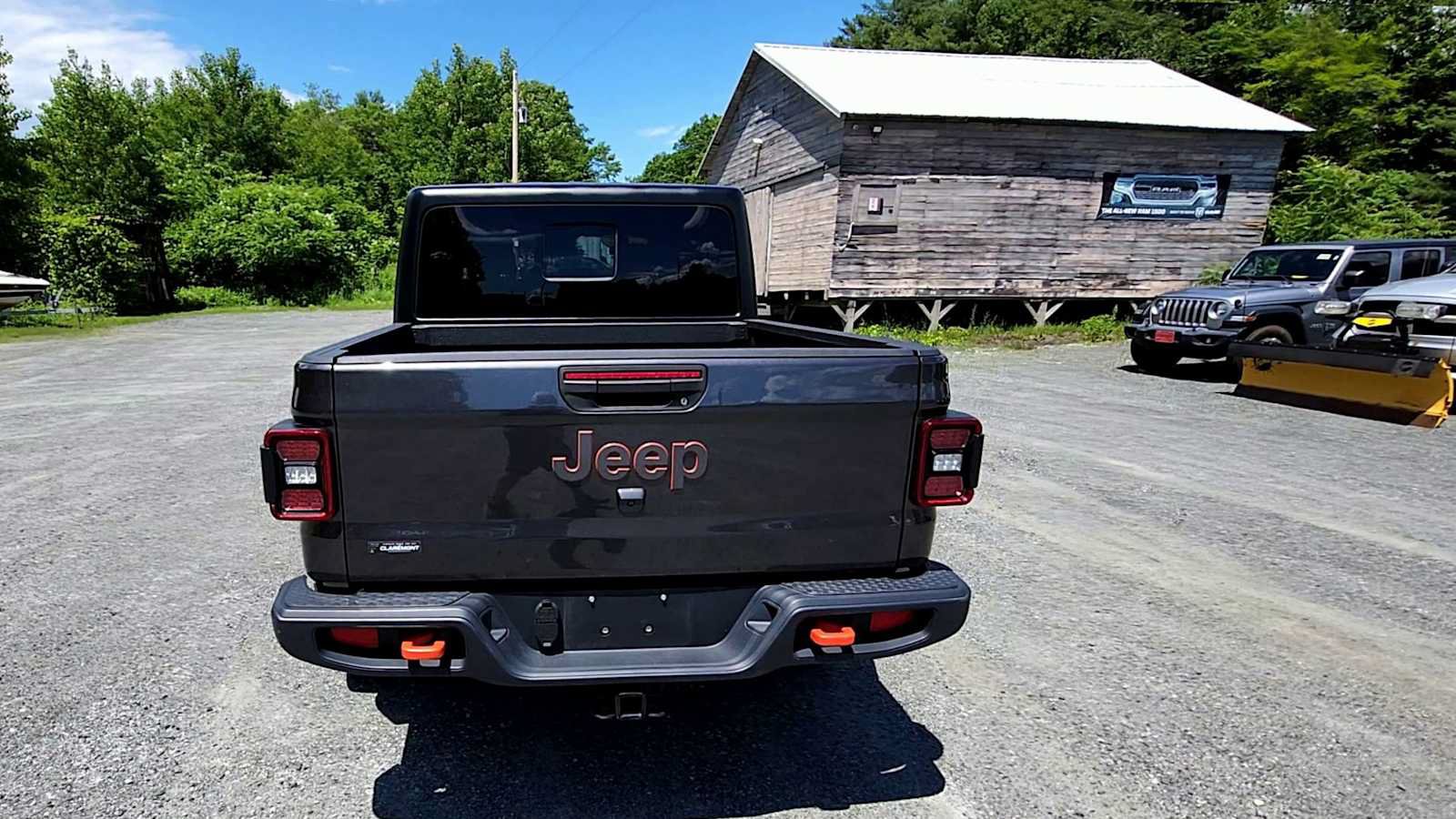 Used 2024 Jeep Gladiator Mojave w/ Convenience Group AWD/4WD image 7