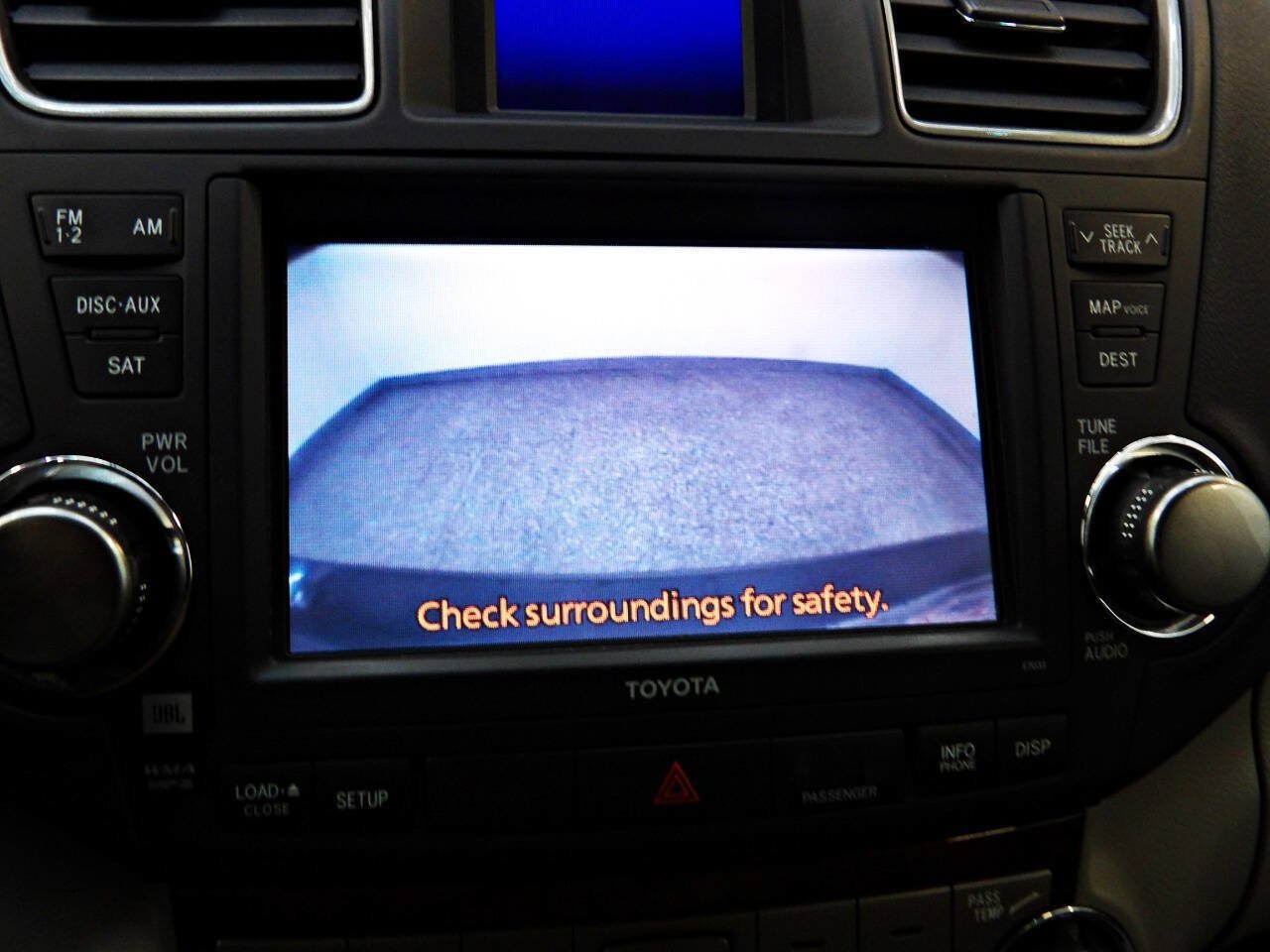 Used 2012 Toyota Highlander Limited w/ Tow Pkg AWD/4WD image 19