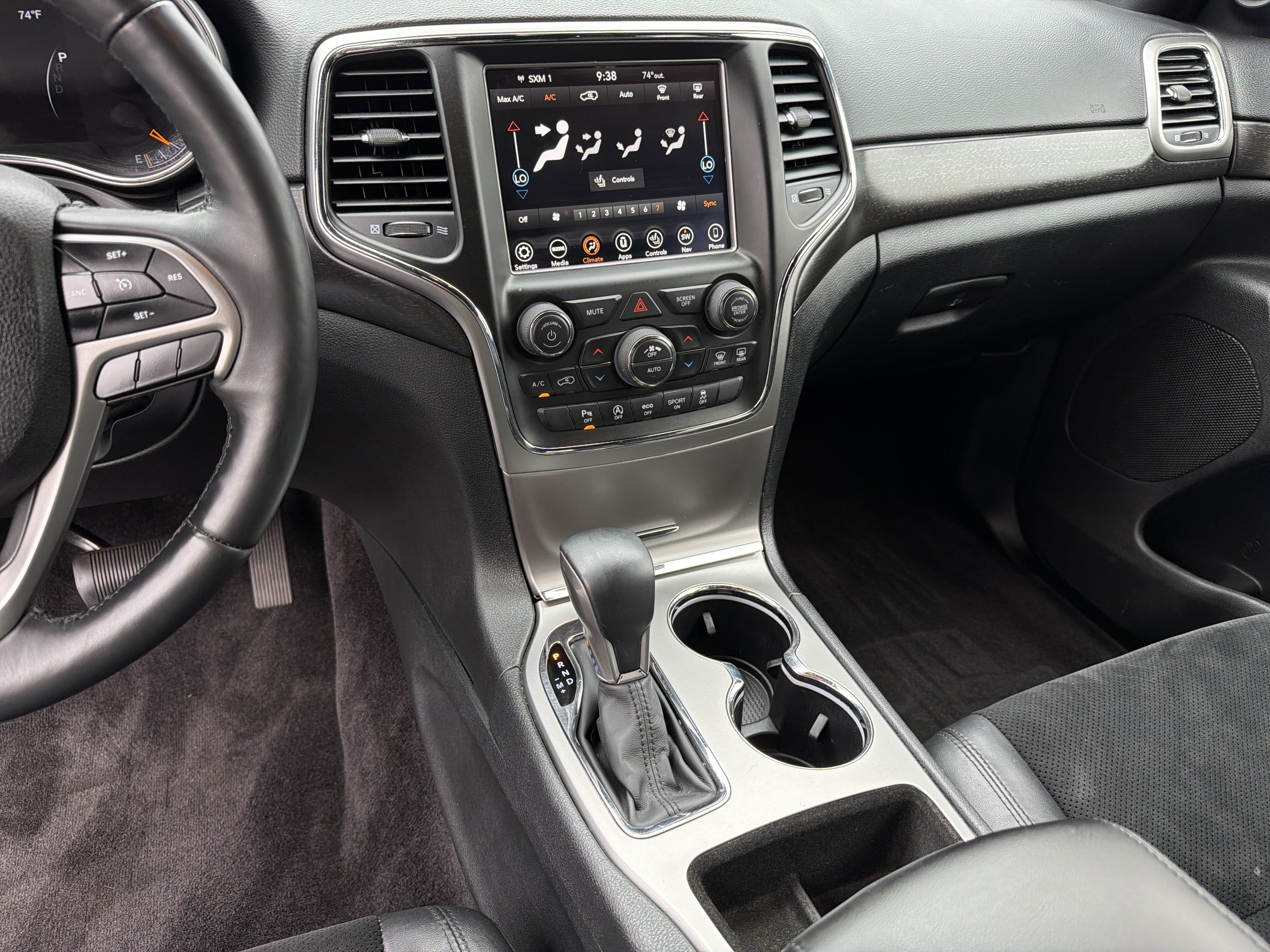 Used 2018 Jeep Grand Cherokee Altitude AWD/4WD image 27