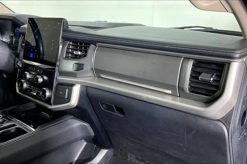 Used 2024 Ford Expedition XLT RWD image 21