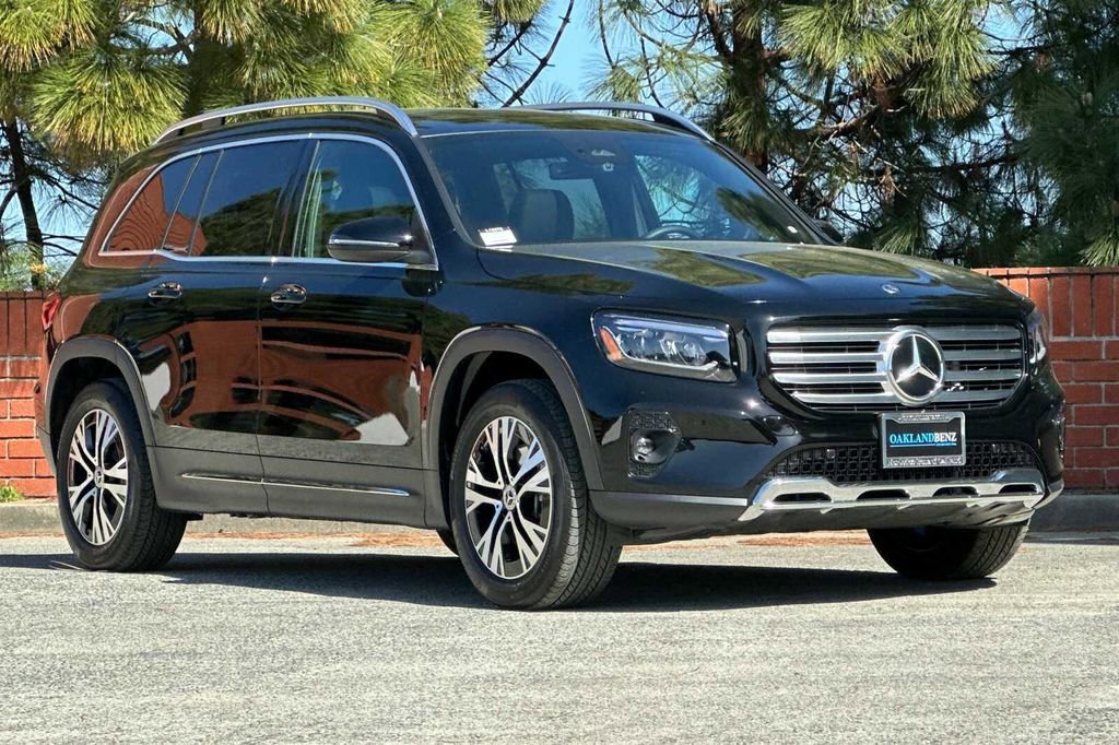 Certified 2026 Mercedes-Benz GLB 250 image 2