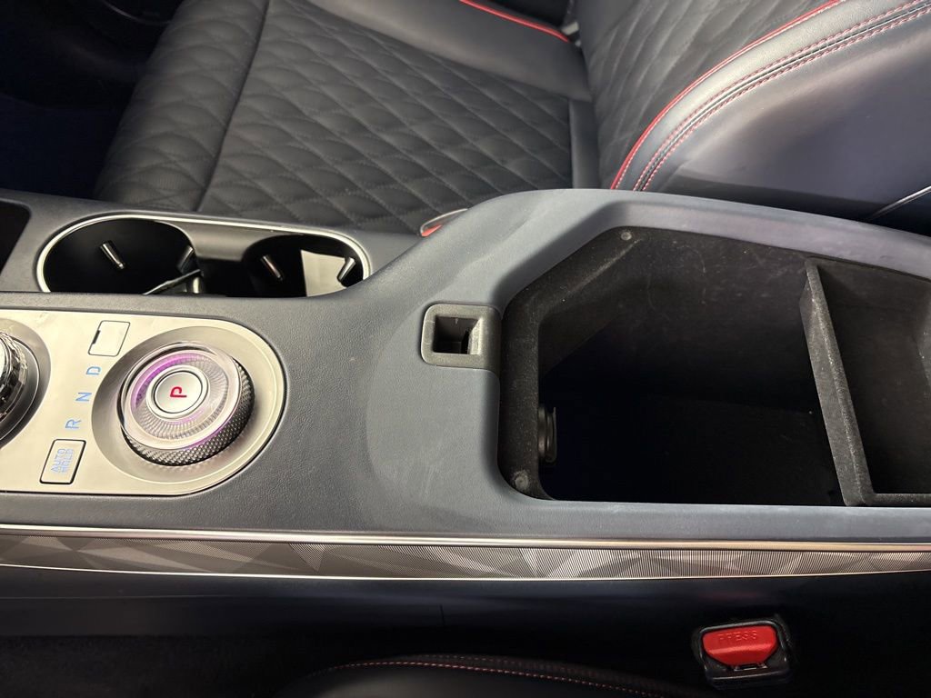 Used 2025 Genesis GV70 3.5T Sport w/ Sport Advanced Package AWD/4WD image 40