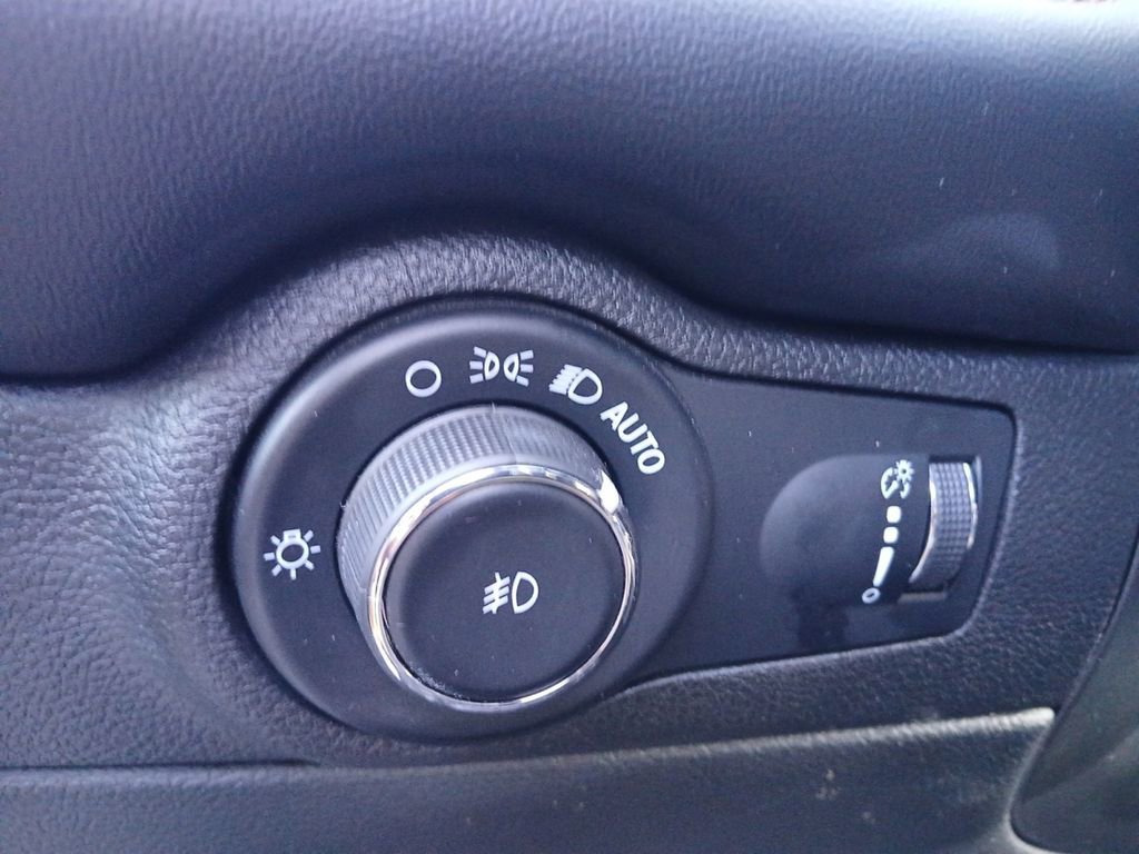 Used 2023 Dodge Durango GT image 25