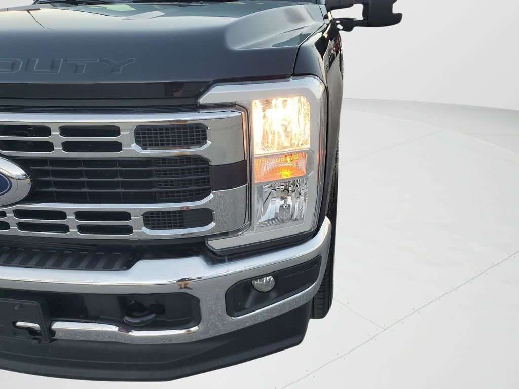 Used 2025 Ford F250 XLT image 17