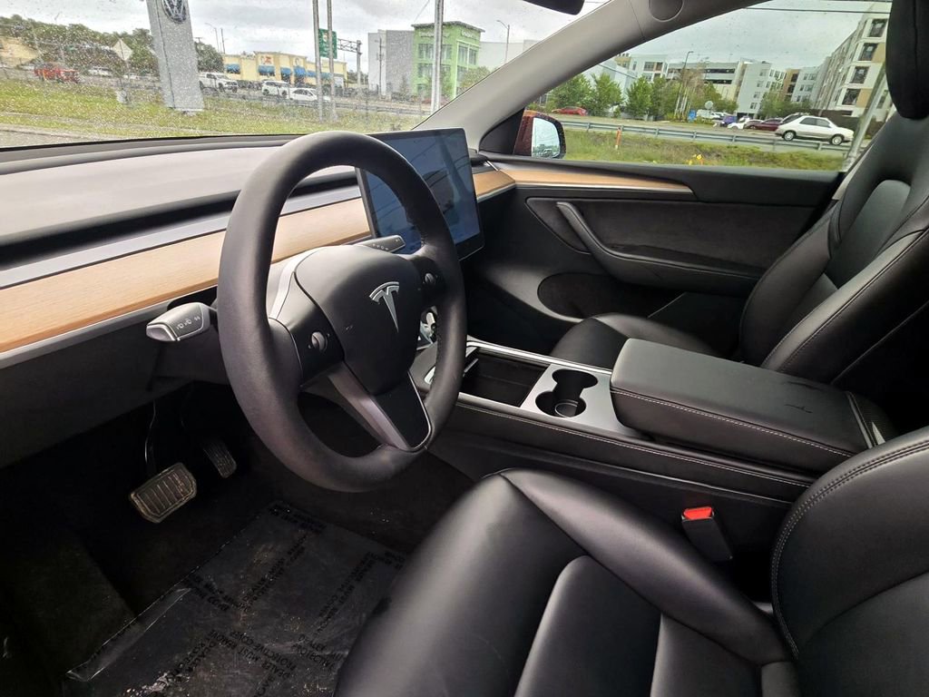 Used 2023 Tesla Model Y Long Range image 23