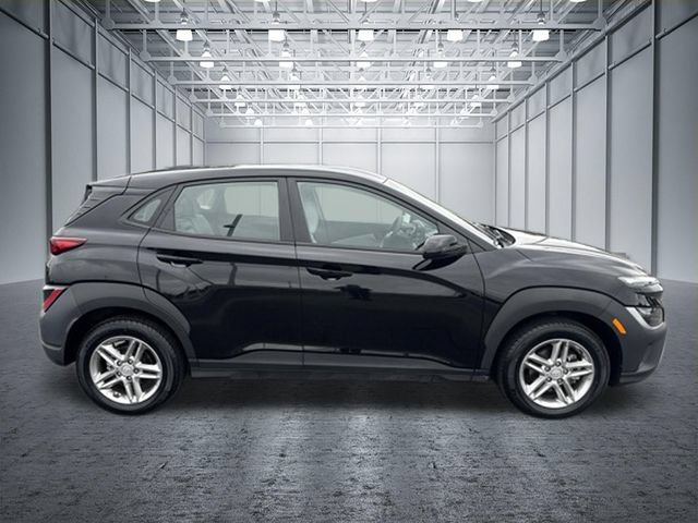 Used 2022 Hyundai Kona SE w/ Cargo Package FWD image 6