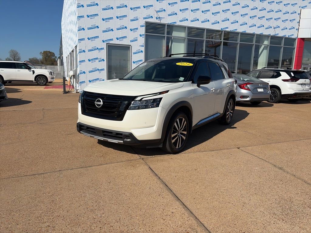 Certified 2024 Nissan Pathfinder Platinum image 1