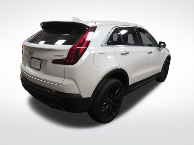 Used 2022 Cadillac XT4 Luxury w/ Cold Weather Package image 5