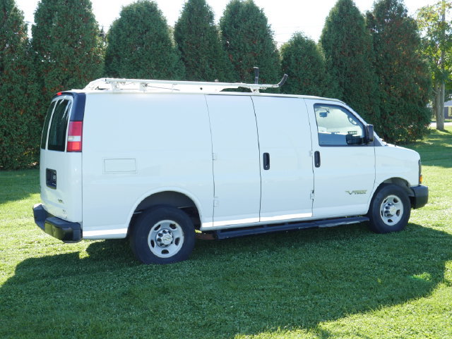 Used 2014 Chevrolet Express 2500 RWD image 8
