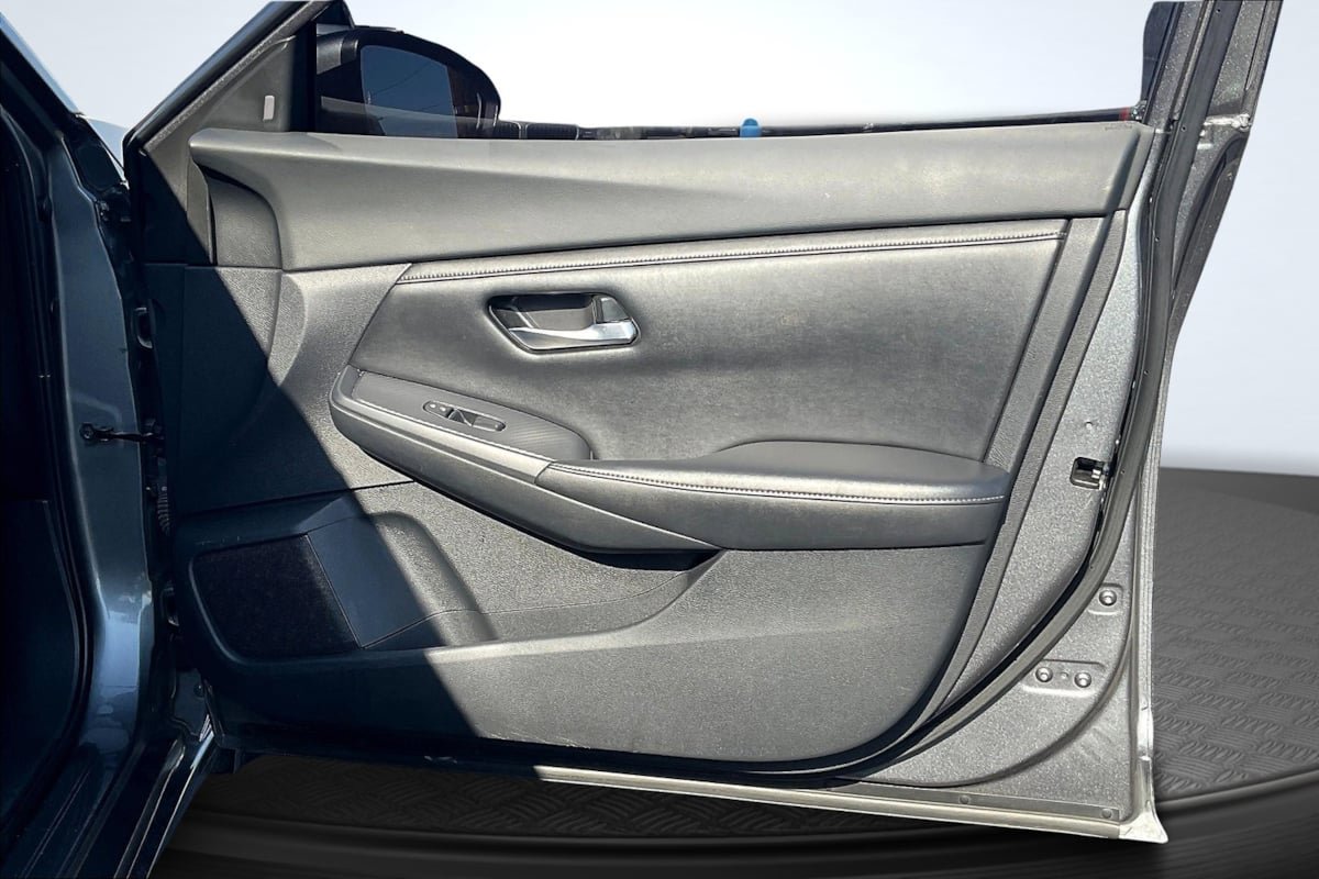 Used 2020 Nissan Sentra SV FWD image 24