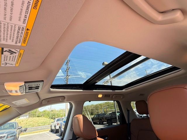 Certified 2025 Nissan Pathfinder Platinum image 16