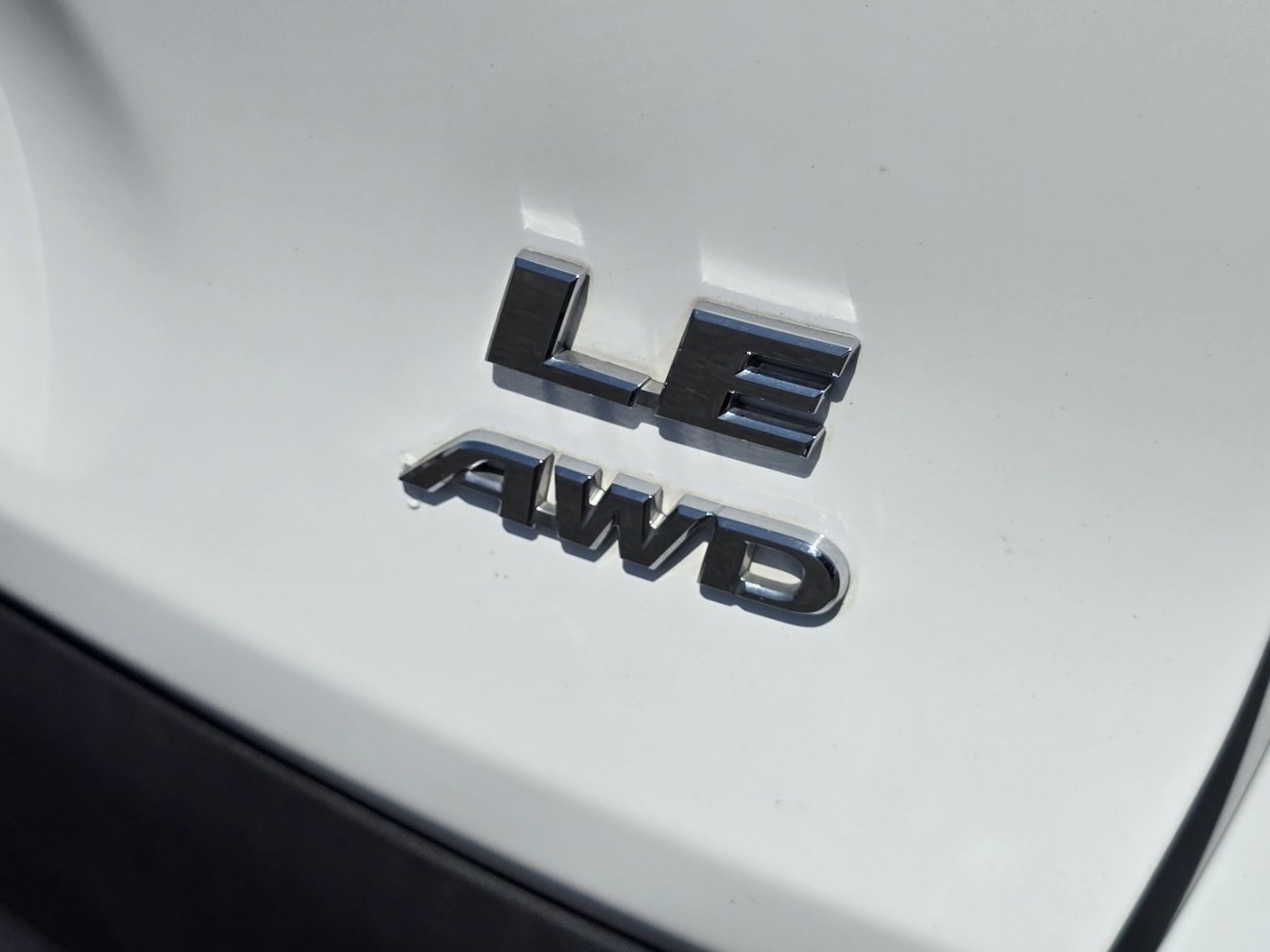 Certified 2024 Toyota RAV4 LE AWD/4WD image 16