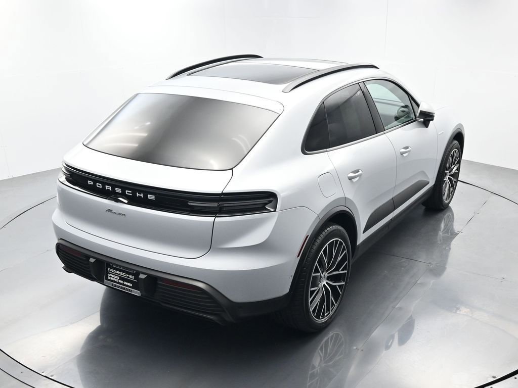Certified 2025 Porsche Macan Electric image 40