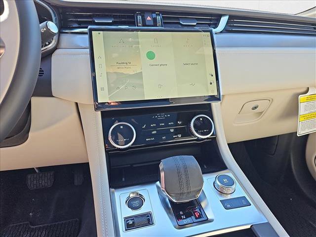 New 2025 Jaguar F-PACE R-Dynamic S image 18