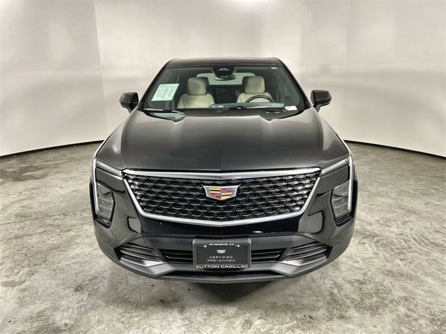 Certified 2024 Cadillac XT4 Luxury w/ Cold Weather Package image 3