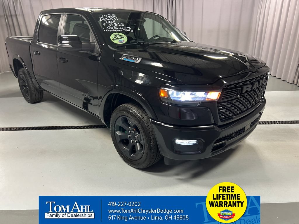 Used 2025 RAM 1500 Big Horn AWD/4WD image 1